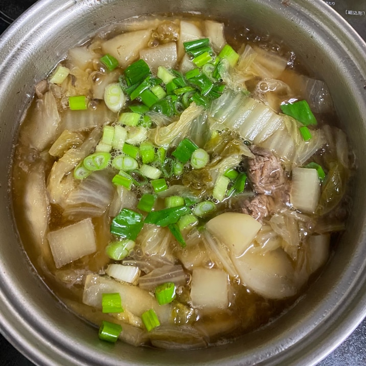 優しい味!牛すじと大根と白菜の和風スープ
